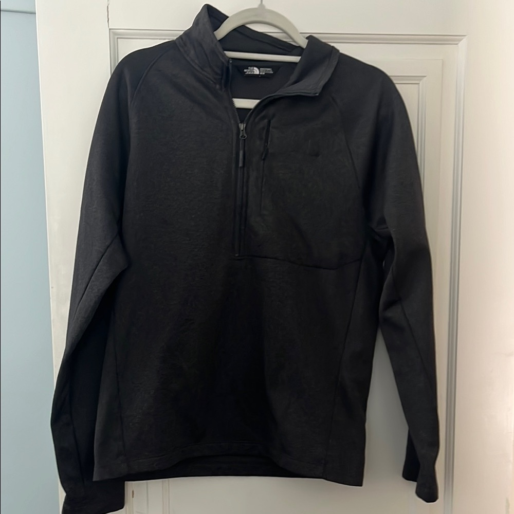 The North Face Men's Charcoal 1/4 Zip fleece